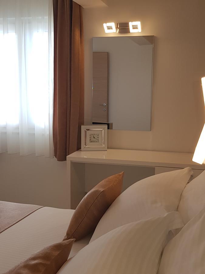 Apartments Petricevic Podstrana Exterior foto