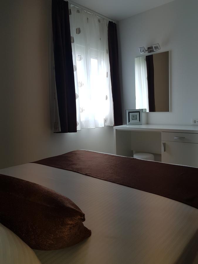 Apartments Petricevic Podstrana Exterior foto