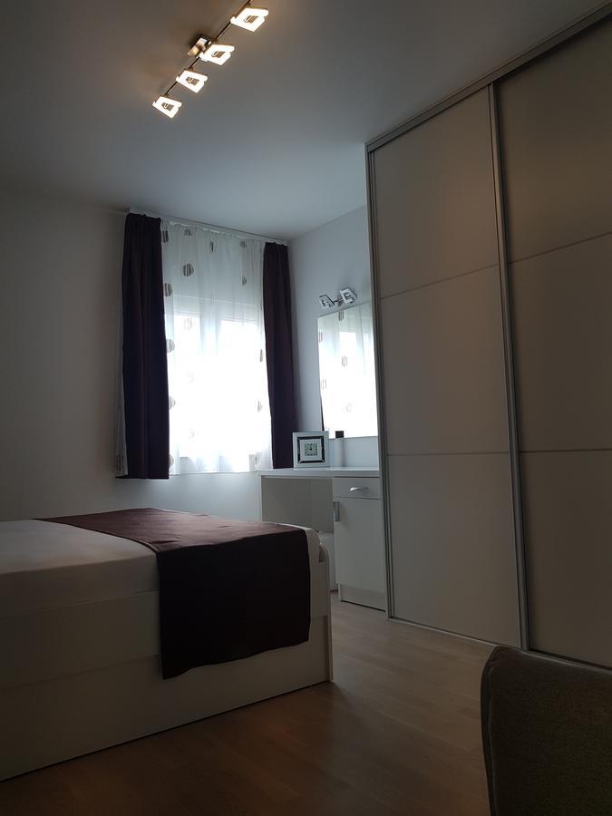 Apartments Petricevic Podstrana Exterior foto